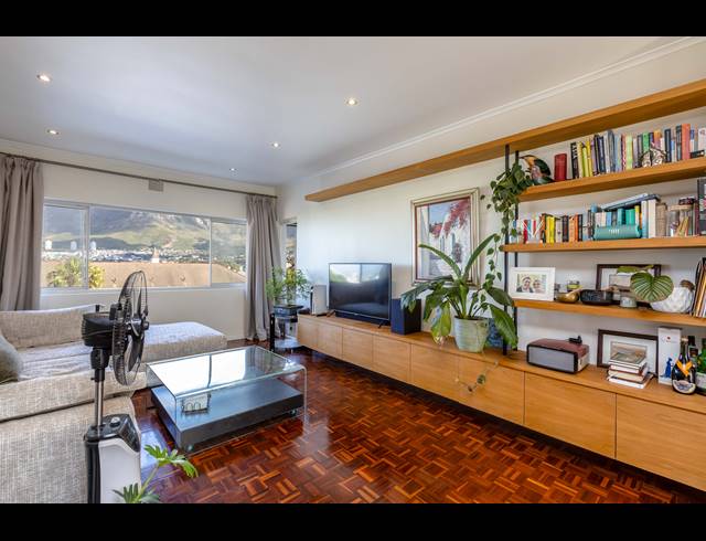 2 BEDROOM APARTMENT FOR SALE IN TAMBOERSKLOOF